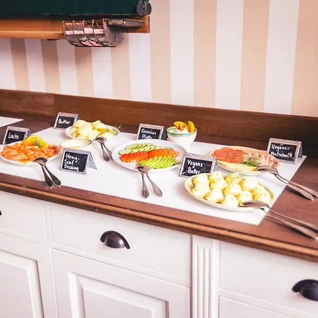 Von Landsberg Hotel *