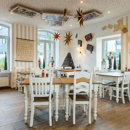 Von Landsberg Hotel *